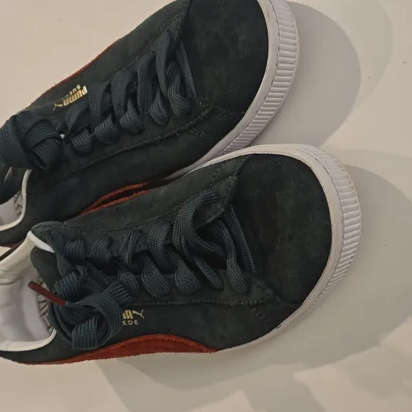 Puma Men's Suede Sneakers - Green and Red