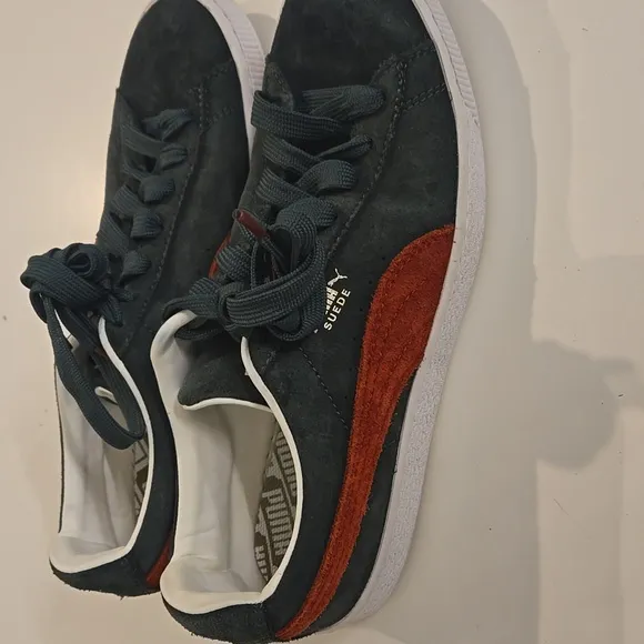 Puma Men's Suede Sneakers - Green and Red