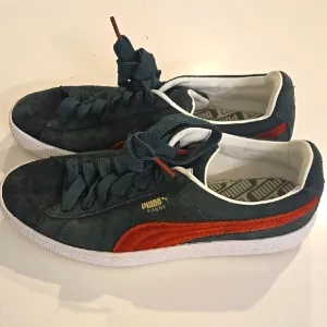 Puma Men's Suede Sneakers - Green and Red
