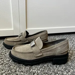 Rag &amp; Bone Women’s New Light Tan Sand Suede‎ Shiloh 2.0 Lug Loafers Size 8