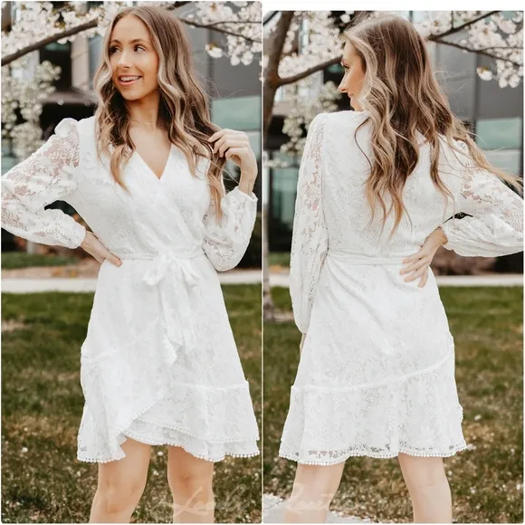 Romantic Lace Dress with Puff Sleeves and Belt