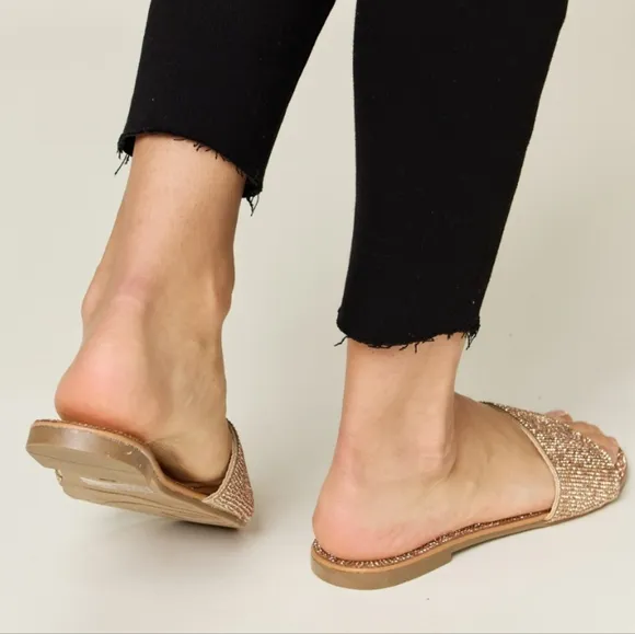 Rosy Gleam Rhinestone Flat Sandals