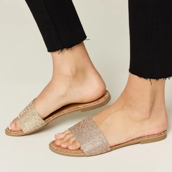 Rosy Gleam Rhinestone Flat Sandals