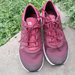 Salomon Women's Burgundy  Sneakers  Athletic Shoes Size 8
