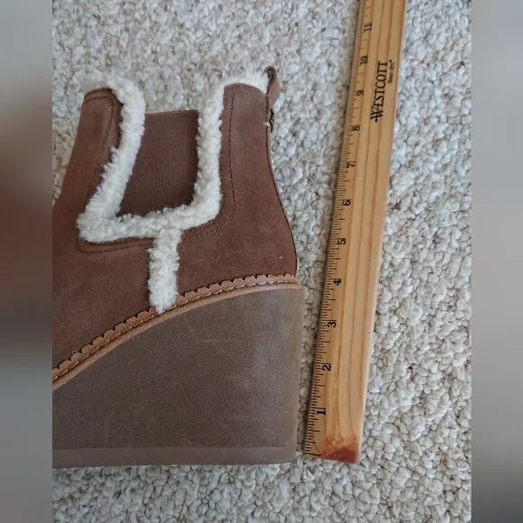 Sam Edelman tan suede with sherpa Reagan Wedge Boots size 7