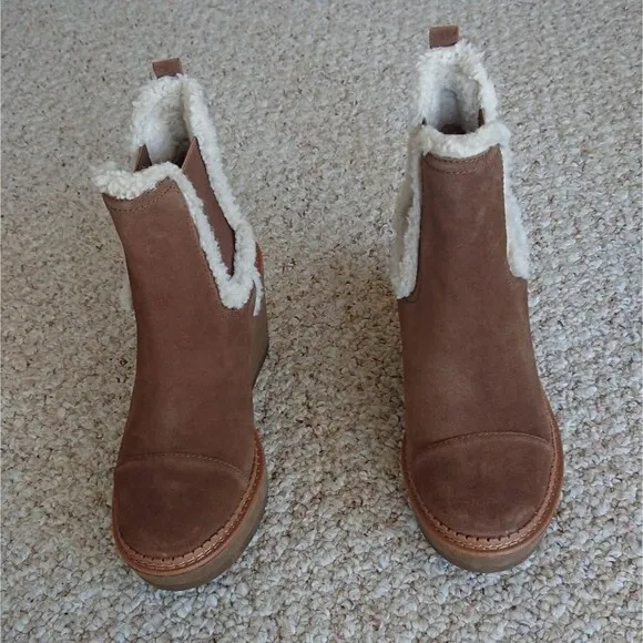 Sam Edelman tan suede with sherpa Reagan Wedge Boots size 7