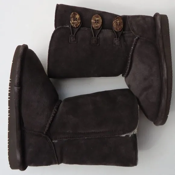 SIZE 13 youth. BEARPAW LAUREN sheepskin boots.