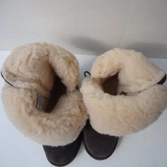 SIZE 13 youth. BEARPAW LAUREN sheepskin boots.