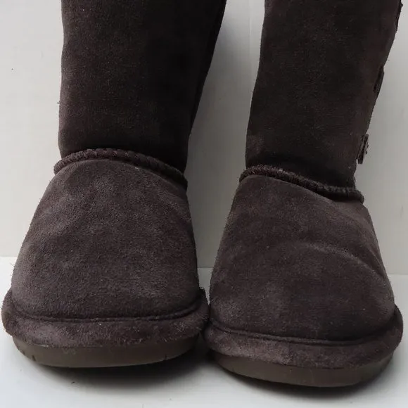 SIZE 13 youth. BEARPAW LAUREN sheepskin boots.