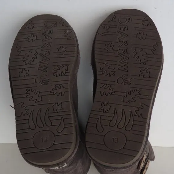 SIZE 13 youth. BEARPAW LAUREN sheepskin boots.