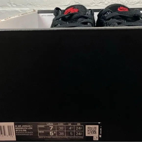 Size 7 W - Jordan 1 Low Brooklyn “Black Pony”