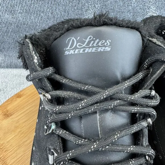 Skechers Womens D lites Gleeful Size 11 Boots Black Fur Lined Ankle Winter Snow