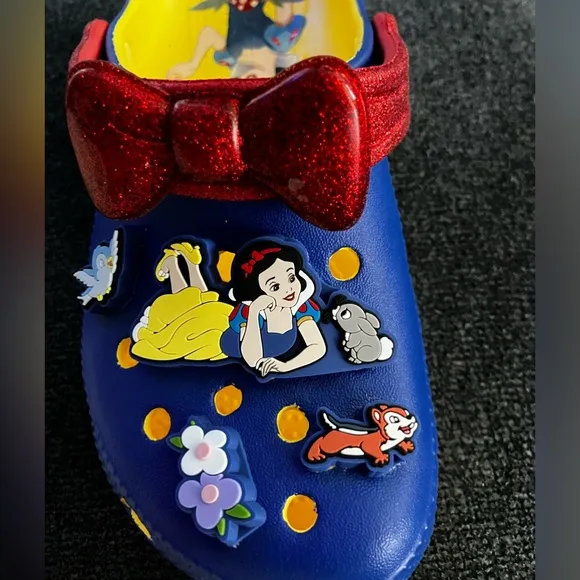 Snow White Crocs Childs Sz 13