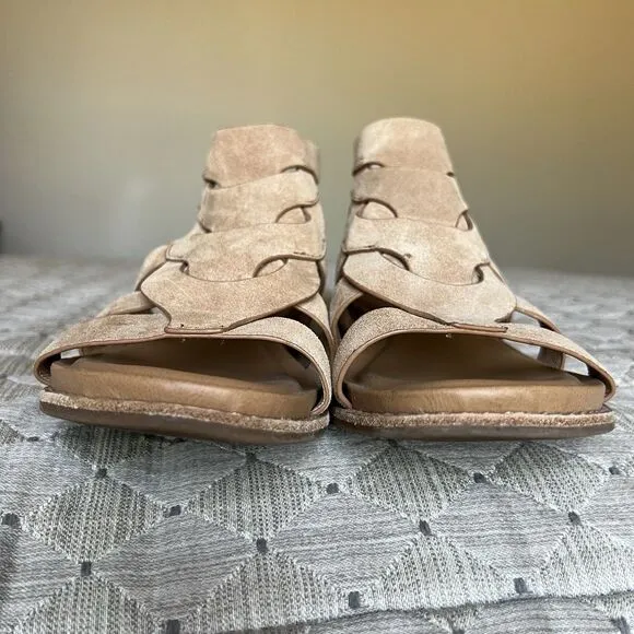 Sofft Ephie Desert Tan Suede Flat Sandals Women 8.5 M Comfort Gladiator Casual