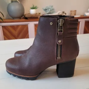 Sorel Danica Leather Booties in Tobacco - Like New