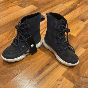 Sorel‎ explorer navy blue warm boots girls size 13 NWT