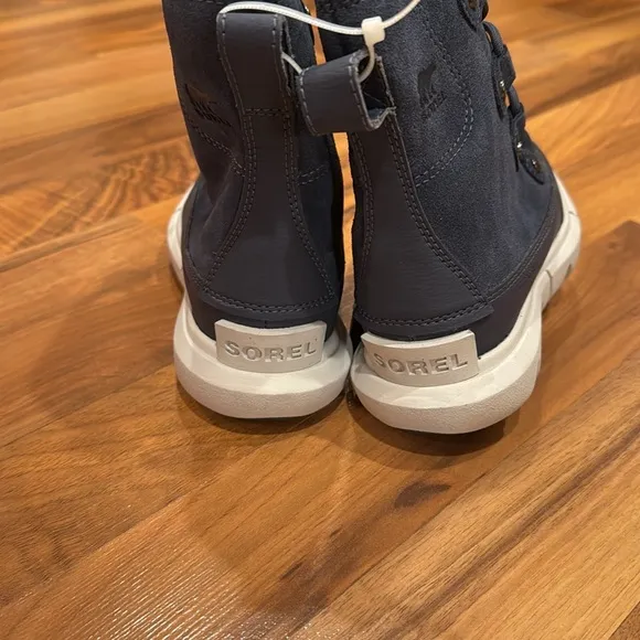 Sorel‎ explorer navy blue warm boots girls size 13 NWT