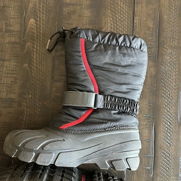 SOREL Flurry Children’s Size 5 Winter Snow Boots Black Red Weather Proof Warm