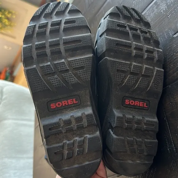 SOREL Flurry Children’s Size 5 Winter Snow Boots Black Red Weather Proof Warm