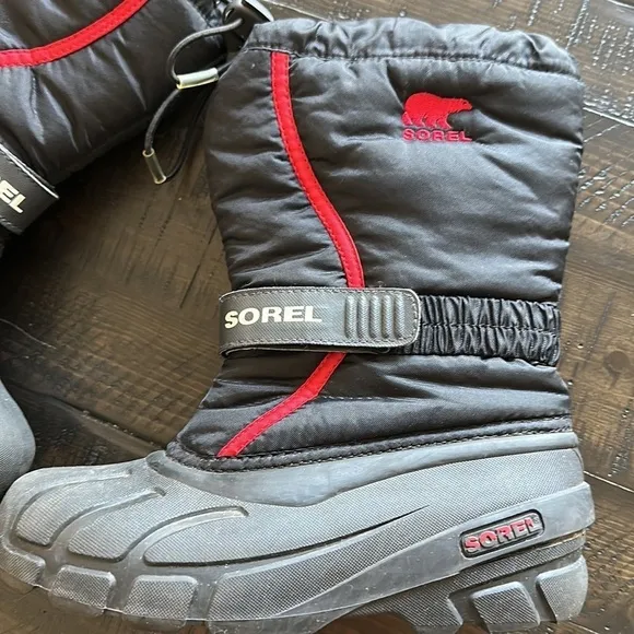 SOREL Flurry Children’s Size 5 Winter Snow Boots Black Red Weather Proof Warm