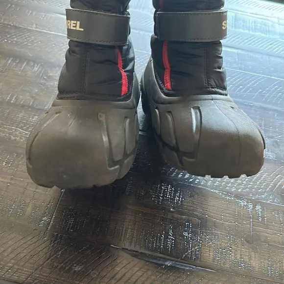 SOREL Flurry Children’s Size 5 Winter Snow Boots Black Red Weather Proof Warm