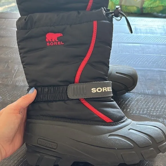 SOREL Flurry Children’s Size 5 Winter Snow Boots Black Red Weather Proof Warm