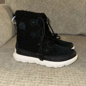 Sorel Girls‎ Explorer II Joan Teddy Boots size 5 NWT!