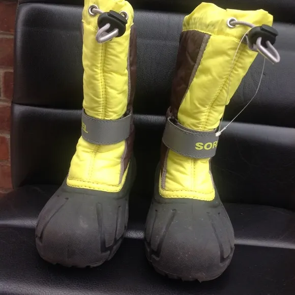 Sorel girls yellow winter rain boots size 13