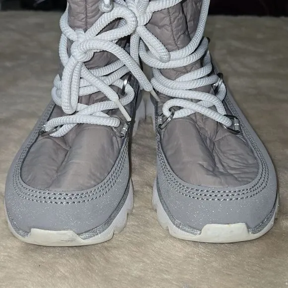 SOREL GRAY KINETIC WATERPROOF  COLD WEATHER PLATFORM BOOTS, SIZE 8.5 - NEW