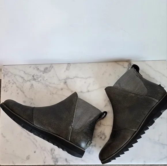 SOREL, Harlow Taupe Quarry Gray Chelsea Waterproof Leather Ankle Boots Size 7