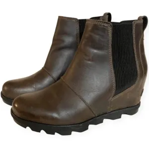 Sorel Joan Of Arctic Wedge II Chelsea Boots Booties Size 8.5 Dark Brown &amp; Black