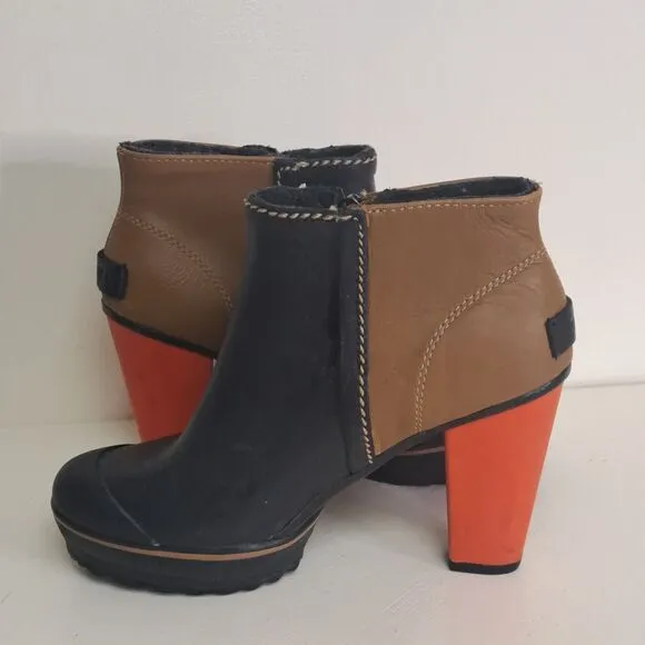 Sorel Medina Rain Ankle Booties Colorblock Heel 7 Red Brown Black Heeded Boots