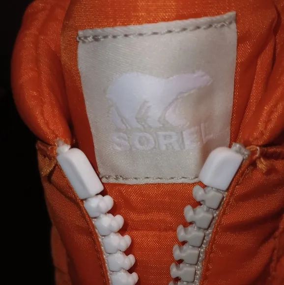 🆕🎉Sorel Out N About Puffy Zip Boots in Heatwave Fawn