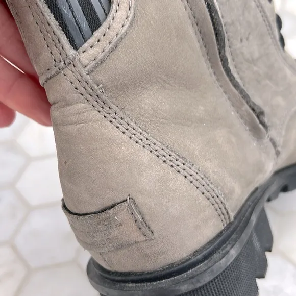 SOREL Phoenix Gray &amp; Black Lace Up Hiking Boots Women’s Size 7