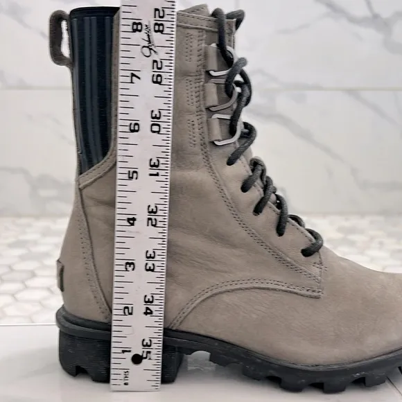 SOREL Phoenix Gray &amp; Black Lace Up Hiking Boots Women’s Size 7