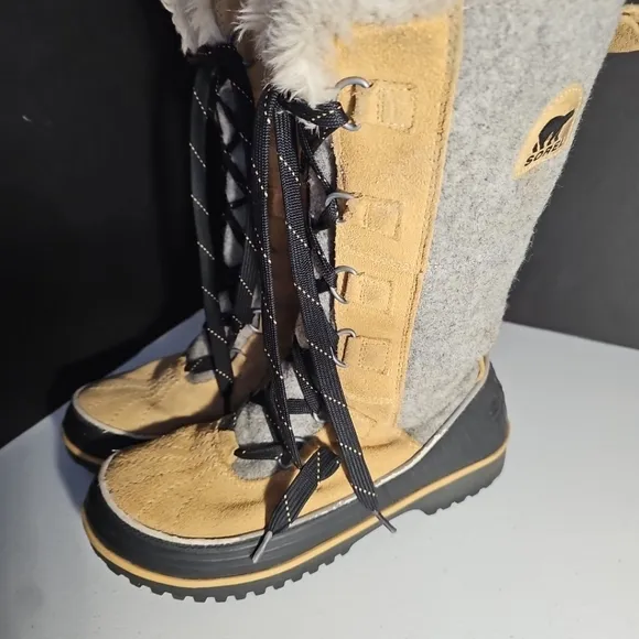 Sorel Tivoli High II Suede Winter Boots Curry Brown/Gray Felt/ Black Base 8.5