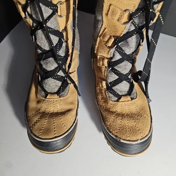 Sorel Tivoli High II Suede Winter Boots Curry Brown/Gray Felt/ Black Base 8.5
