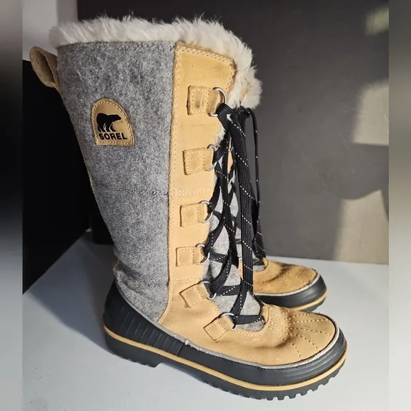 Sorel Tivoli High II Suede Winter Boots Curry Brown/Gray Felt/ Black Base 8.5