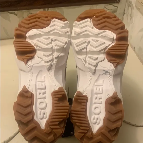 Sorel women Tan and Gray Boots