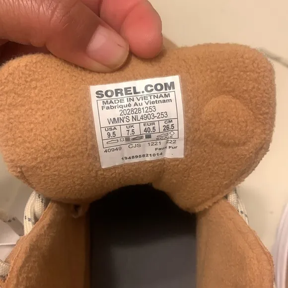 Sorel women Tan and Gray Boots