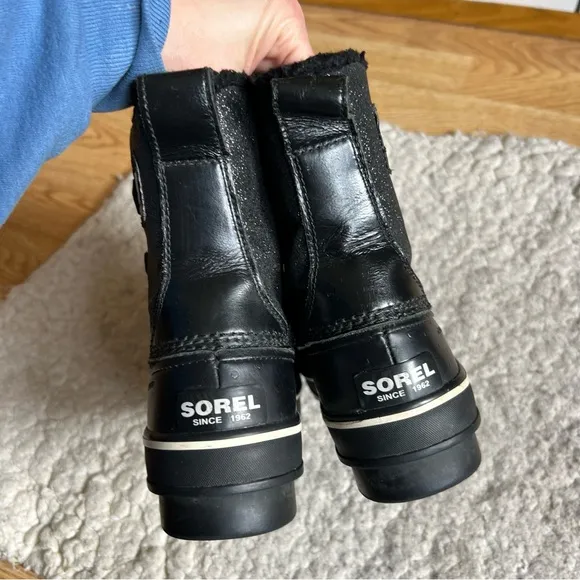 Sorel: Women's Black Glitter &quot;Tivoli&quot; Waterproof Lace Up Winter Boots Size 8