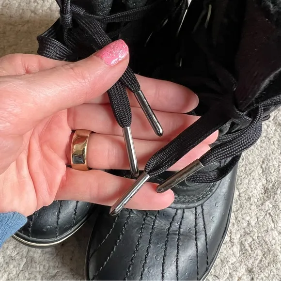 Sorel: Women's Black Glitter &quot;Tivoli&quot; Waterproof Lace Up Winter Boots Size 8