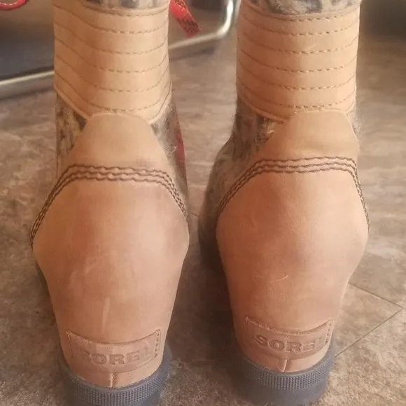 Sorel Women's Size 7 Lexie Faux Fur Cognac Brown Wedge Boots