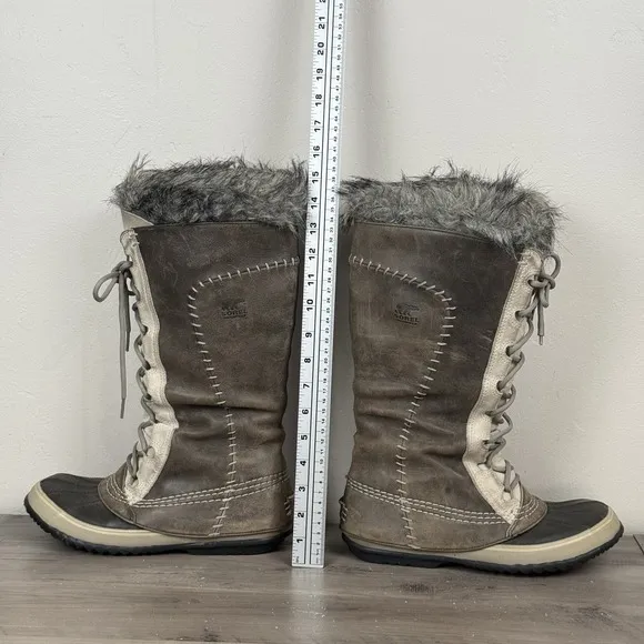 Sorel Womens Size 8 Cate the Great Taupe Winter Snow Boot Faux Fur Lace Up