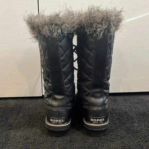 Sorel Women’s Tofino II Snow Boots Black Waterproof Lace Up faux Fur Trim 9