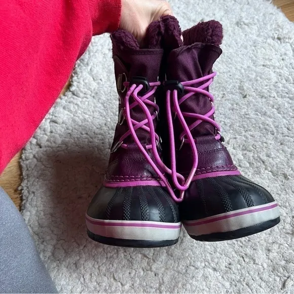 Sorel Youth Purple/Merlot Hued Unisex Yoot PAC Nylon Waterproof Boots Size 4
