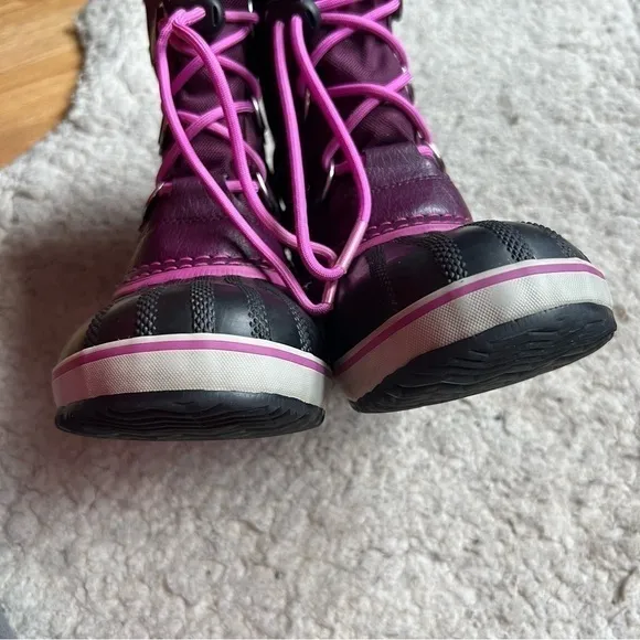 Sorel Youth Purple/Merlot Hued Unisex Yoot PAC Nylon Waterproof Boots Size 4