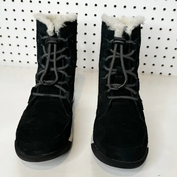 Sorel | Youth Whitney Joan II Black Suede Waterproof Winter Boots Sz. 3