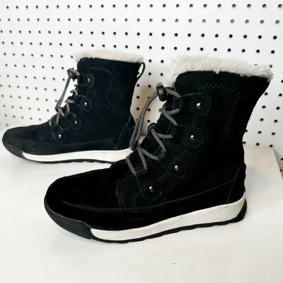Sorel | Youth Whitney Joan II Black Suede Waterproof Winter Boots Sz. 3