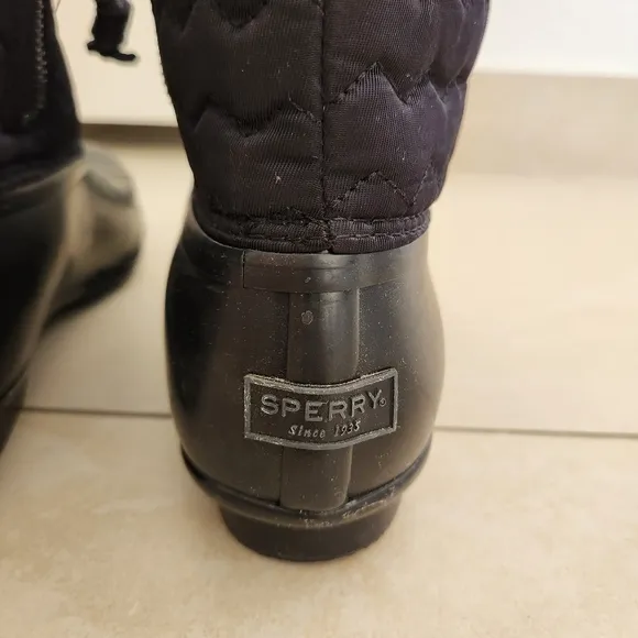 Sperry Cold Weather Puff Duck Boots . Size 10 msrp $110